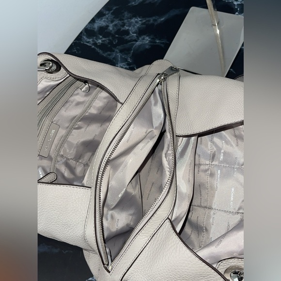 MICHAEL KORS Handbag Raven Large Shoulder Tote Leather Pearl Gray AUTHENTIC - Picture 11 of 13